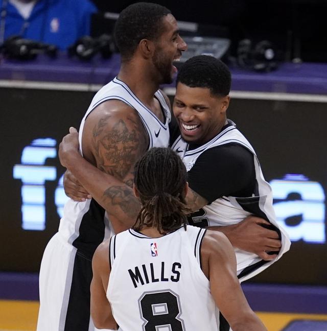 王曦雨和朱 王曦雨和朱